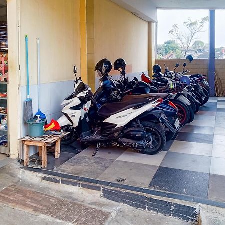 Отель Malibu Syariah Bogor Redpartner Экстерьер фото