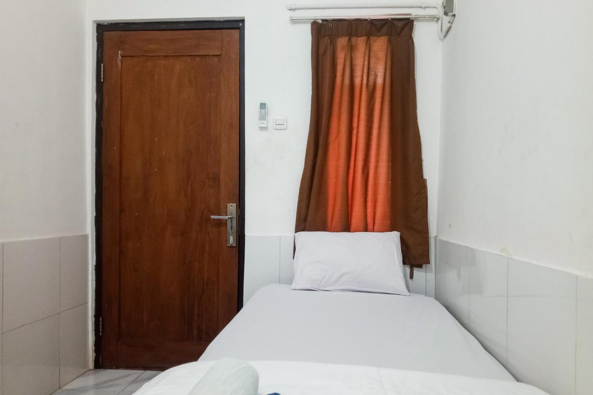 Отель Malibu Syariah Bogor Redpartner Экстерьер фото