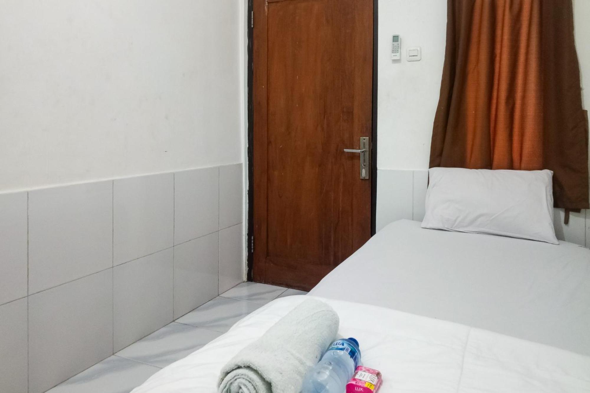 Отель Malibu Syariah Bogor Redpartner Экстерьер фото