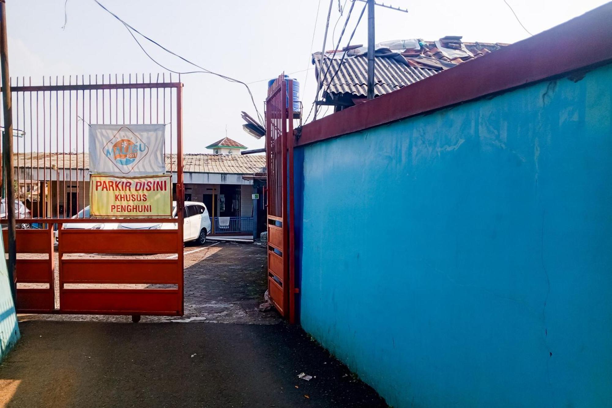 Отель Malibu Syariah Bogor Redpartner Экстерьер фото